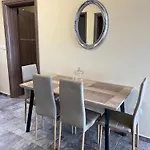Apartment Penelope's ιιι *